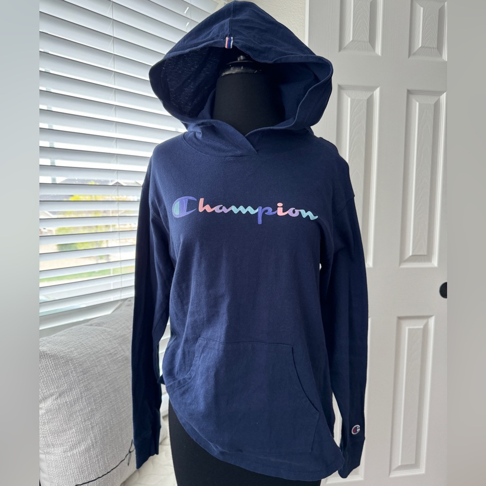 CHAMPION NWOT WOMEN’S LONG SLEEVE HOODED LOGO TEE IN NAVY SIZE MEDIUM